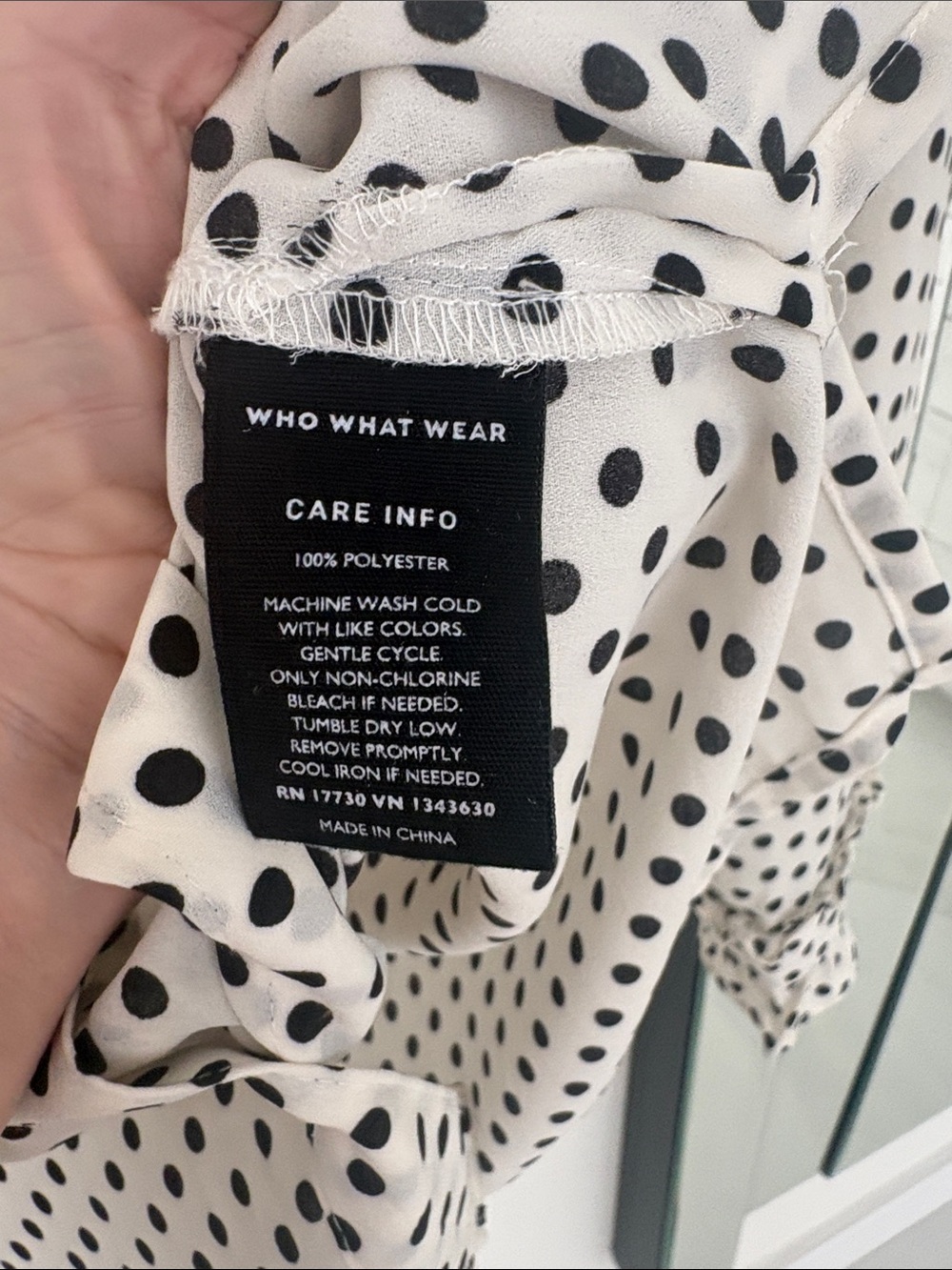 Who What Wear White Polka Dot Button-Front Blouse - Picture 3 of 4